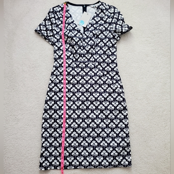 NWT Boden Navy and White Floral V-neck Pocket Dress sz2 - Picture 5 of 16